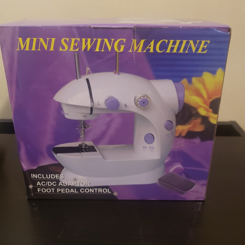 Mini sewing machine